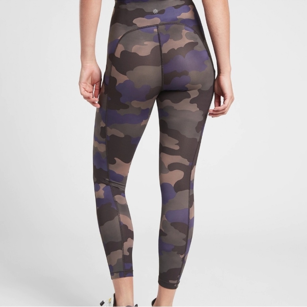 Athleta Ultimate Stash Printed 7/8 Tight Camo Size:XS Like New - Picture 2 of 10